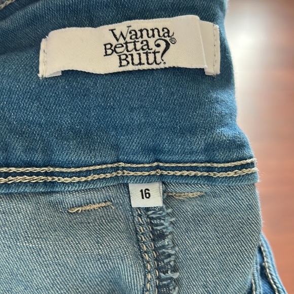 Jean shorts, stretchy - Picture 3 of 3